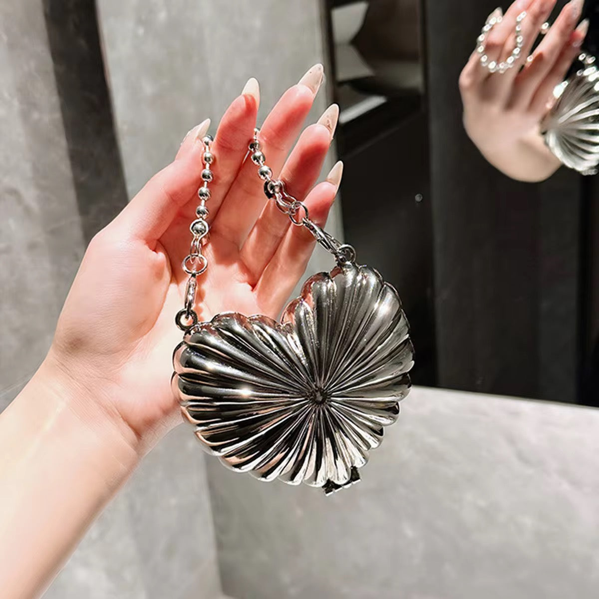 Rey Heart Clutch ( Silver )